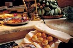 Вкусные рецепты: Трюфели с инжиром "райский СОБЛАЗН", Салат "Дуэт", Соус к печёночным оладьям